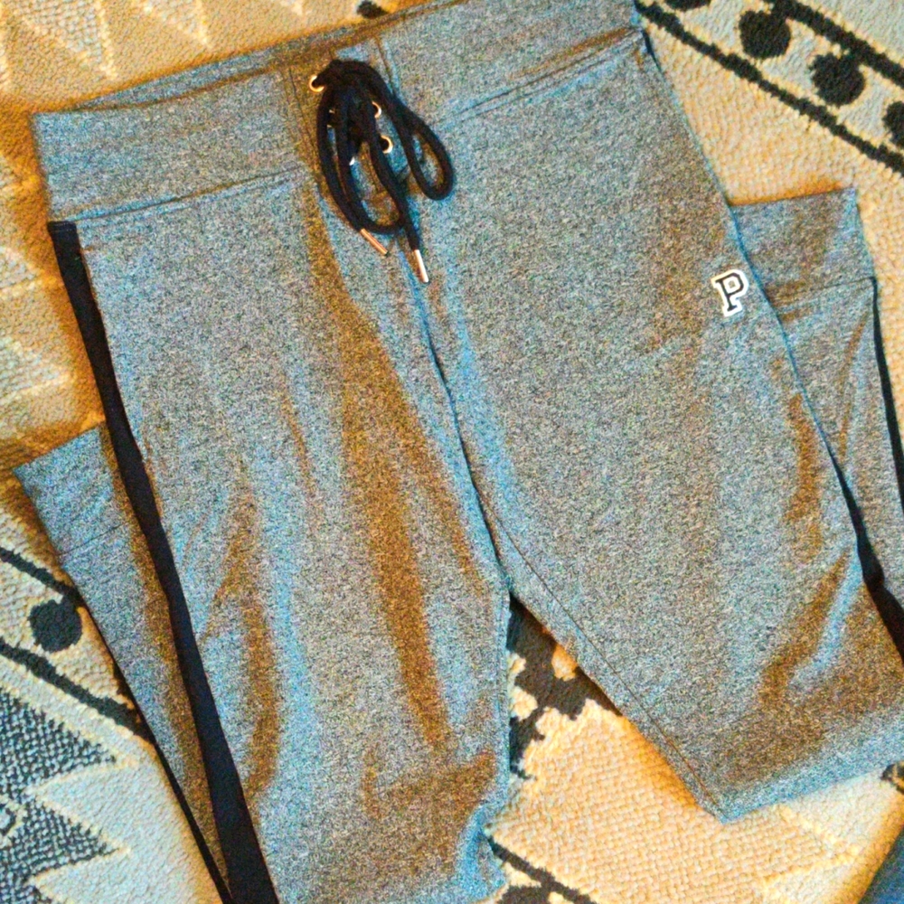 NWT! Victoria's Secret PINK Yoga Joggers Lace-up, Gray w Black Stripe, Size Med